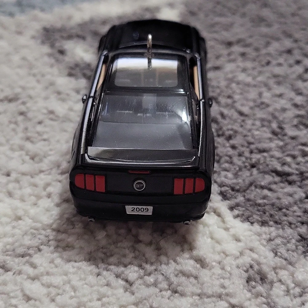 Hallmark 2009 Ford Mustang GT Special Edition Ornament
